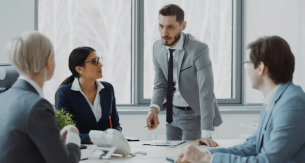 10 AI Terbaik untuk Bisnis Kecil di Indonesia (Murah & Efektif)