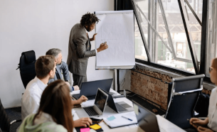 AI untuk Trading Crypto: Apakah Aman & Menguntungkan?